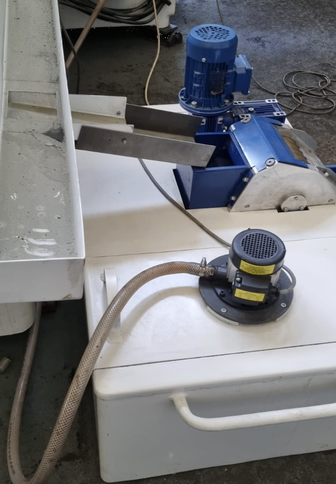 Magnetic separator